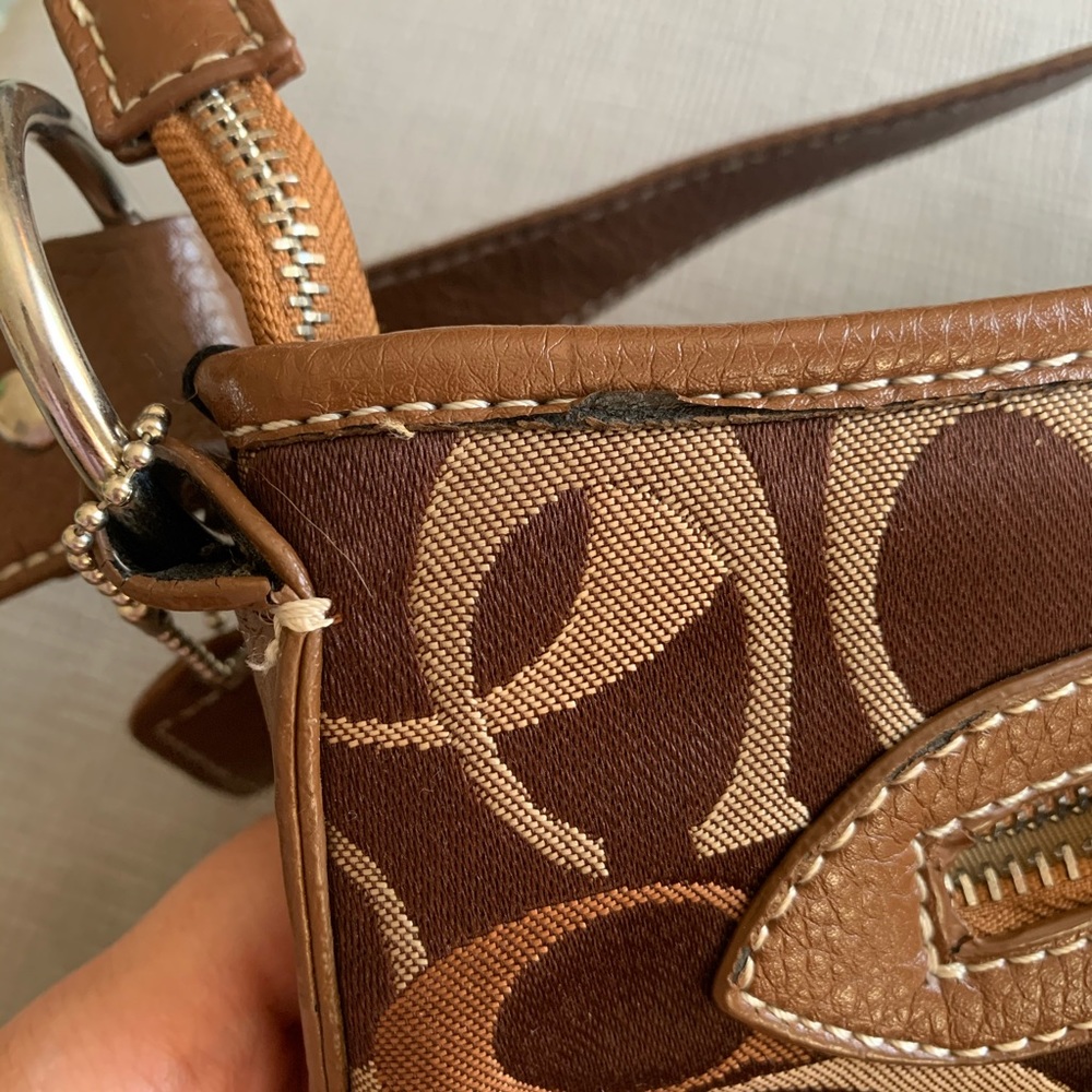Coach signature small brown swinger bag - Picture 9 of 10